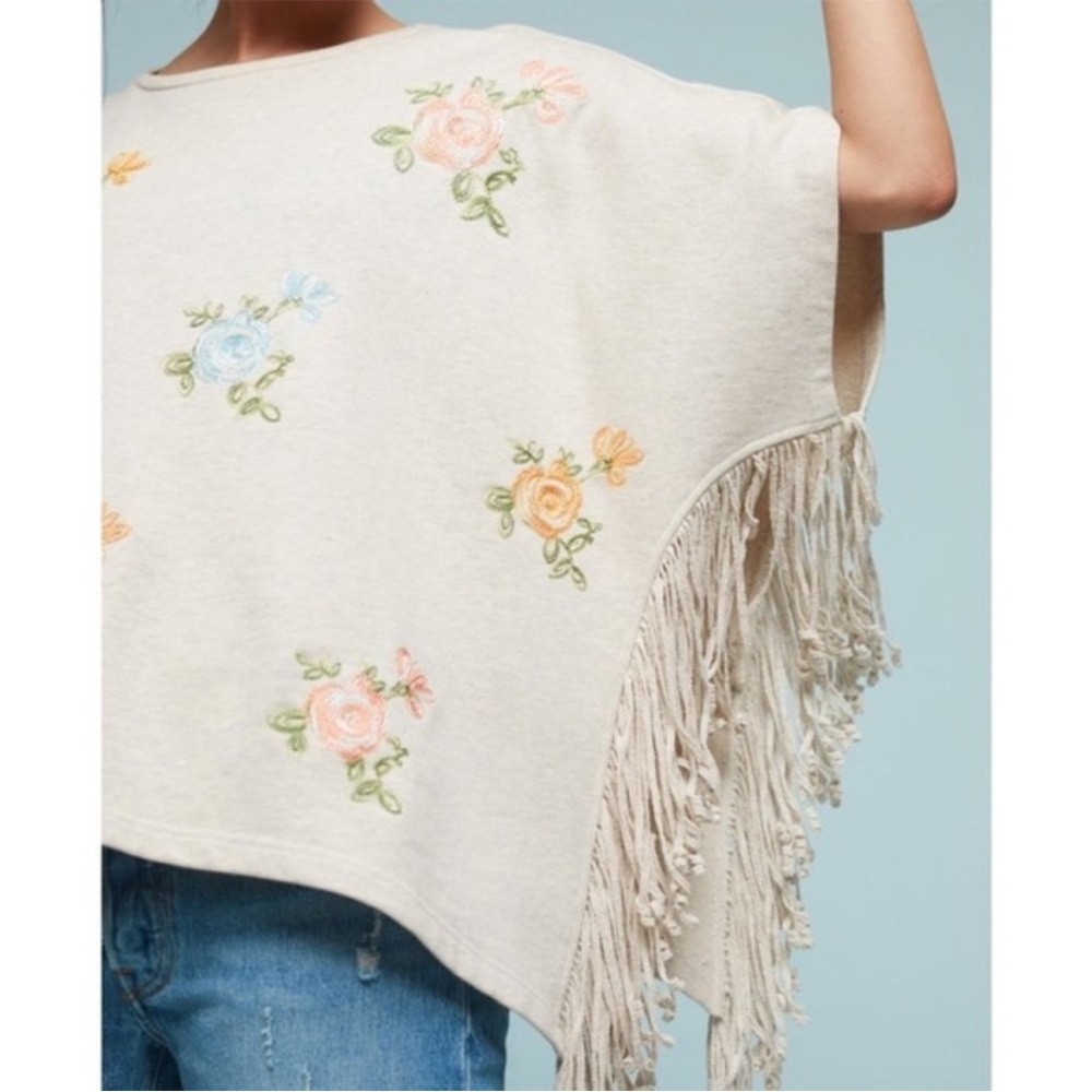 Anthropologie TP Gray‎ Floral Embroidered Poncho Cottagecore Floral Fringe - Picture 7 of 7